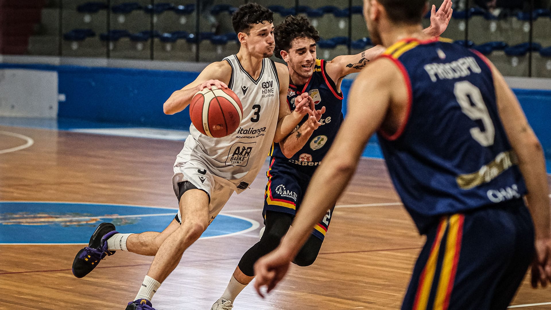 AIR BASKET ITALIANGAS TERMOLI PERDE COL CATANZARO, MA CONQUISTA LA SALVEZZA IN SERIE B